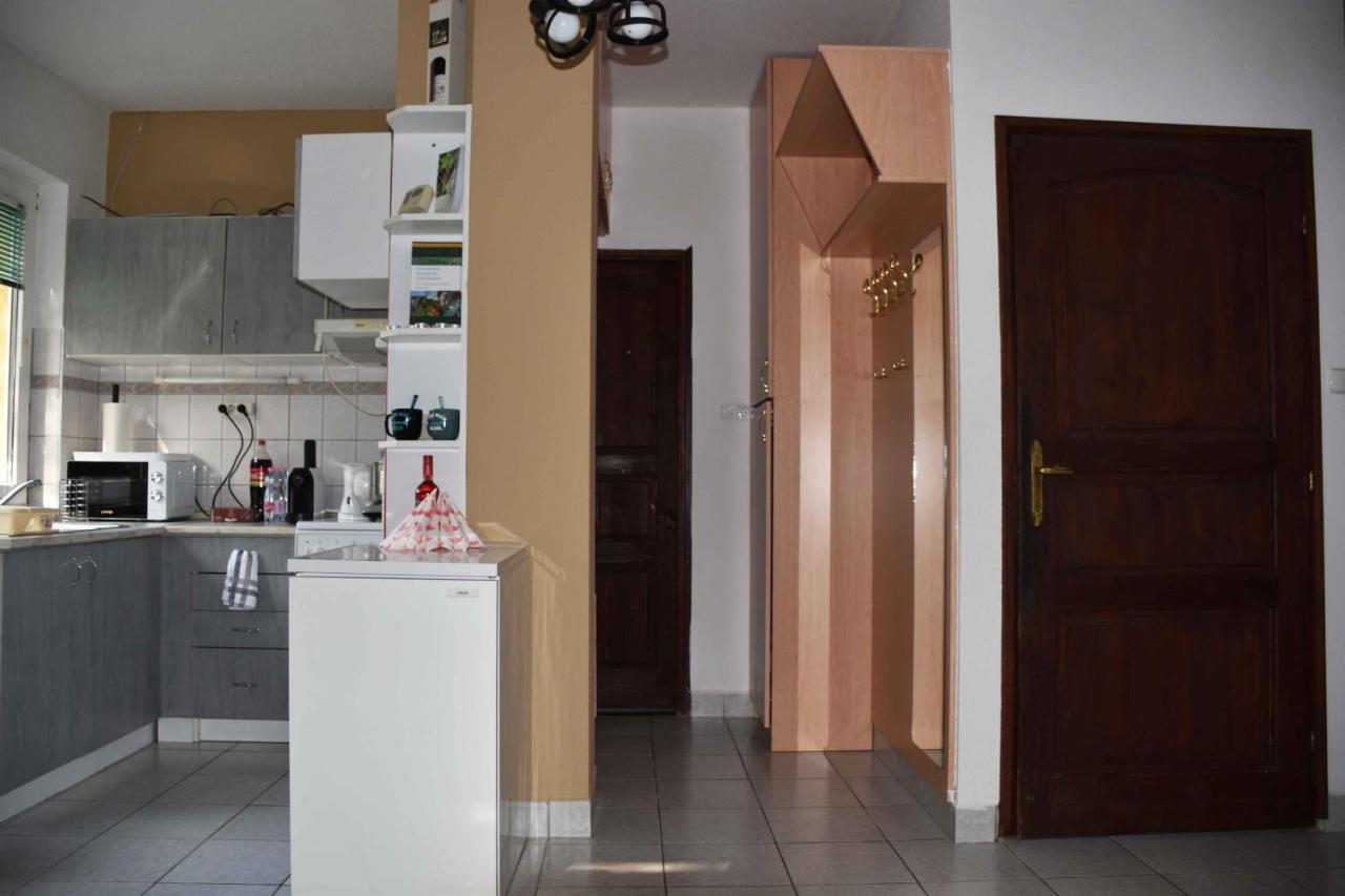 Pilikan Apartments - Park, Agroturism, Vineyard & Farm Cserszegtomaj Eksteriør bilde